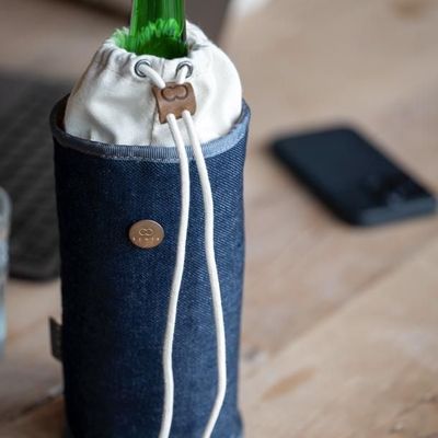 Wine accessories - kywie lite travel - jeans. The passive cooler you can take anywhere. - KYWIE