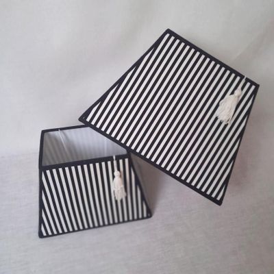 Blinds - Lampshade rectangular black and white stripes - pyramids - cylinders - CÔTE OUEST DÉCO - PRO