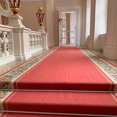 Decorative objects - Carpet in a palace - TRESORIENT