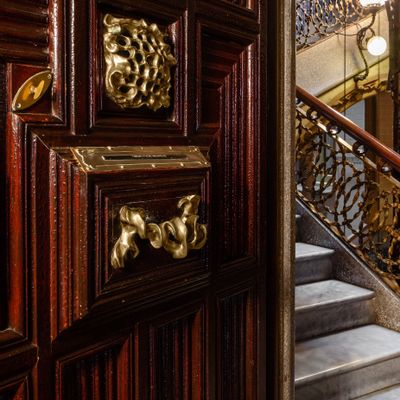 Quincaillerie d'art - Antoni Gaudi - BD BARCELONA - SOPHA INDUSTRIES SAS