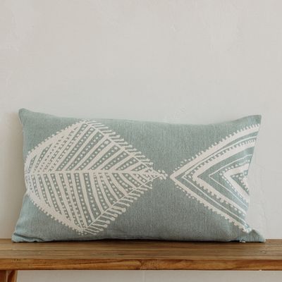 Coussins textile - Oceanic Elegance - coussin lombaire artisanal imprimé poisson - NAKI+SSAM