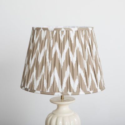 Lampes de table - Abat-jour plissés Ikat - MAHE HOMEWARE