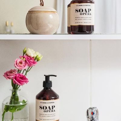 Soaps - LIQUID SOAP - HAND AND SHOWER GEL - ROSE & EUCALYPTUS - 490 ml - UN SOIR A L'OPERA