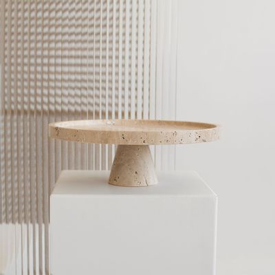 Plats et saladiers - TRAVERTINE CAKE STAND - KIWANO CONCEPT