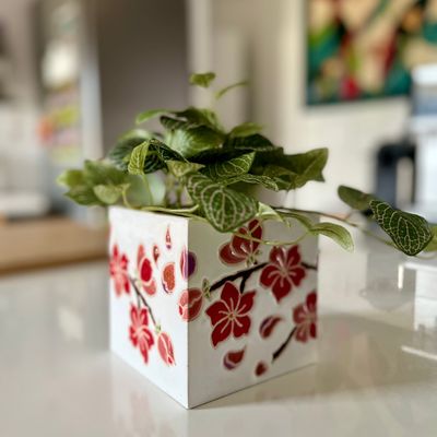 Objets de décoration - Pot de fleurs  Adoptez le cache-pot « Au Bonheur des Fleurs » - ATELIER CERAMAIN