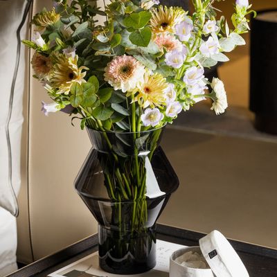 Vases - PROMOTION: Vase design, forme cylindrique angulaire, verre gris foncé - ELEMENT ACCESSORIES