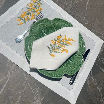 Table linen - Hand-embroidered Placemat & Napkin Sets - DREAMSPACES