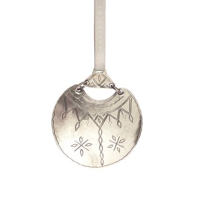 Christmas garlands and baubles - Desert Moon Ornament - UNHCR/MADE51