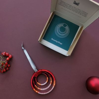 Christmas garlands and baubles - Ornament - Beaming Rings - UNHCR/MADE51