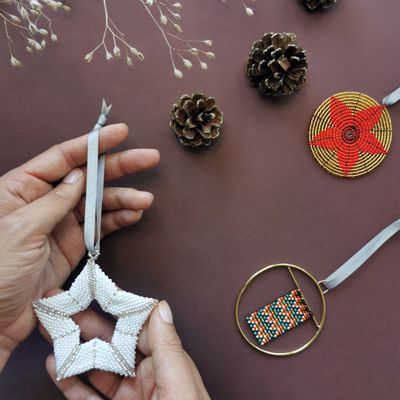 Guirlandes et boules de Noël - Étoile de l'unité - Décoration - UNHCR/MADE51