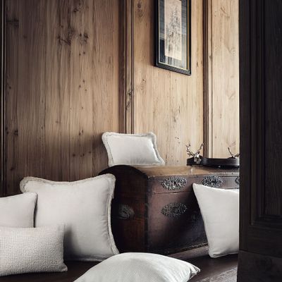 Couettes et oreillers  - Christmas Happy Pillow Velours Blanc Avec Franges Blanches - LO DECOR