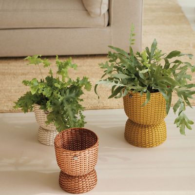 Pottery - TWIST - plant basket. - HANDED BY