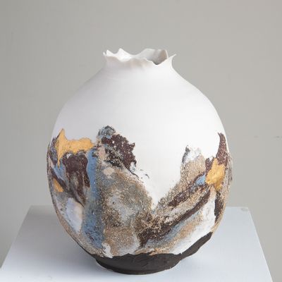 Ceramic - "A change of scenery" sculptural vase 2 - AUDREY SCHADITZKI CERAMIC