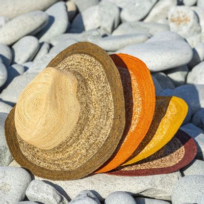Hats - RAFFIA HAT - TRAVAUX EN COURS...
