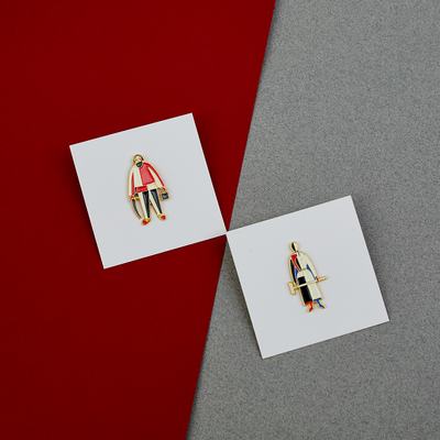 Brooches - Pin Woman with a rake - PINPINPIN.IT