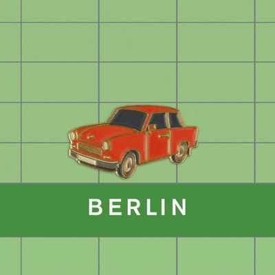 Broches - Pin's Trabant Rouge - PINPINPIN.IT