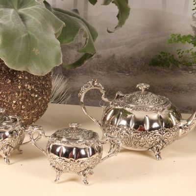 Assiettes au quotidien - Vaisselle à thé en laiton SET/3 - BAROQUE COLLECTION - DUTCH STYLE