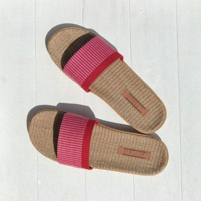 Homewear bien-être - Les Mauricettes de Solange, claquettes en toile rouge ultra légères - LES MAURICETTES
