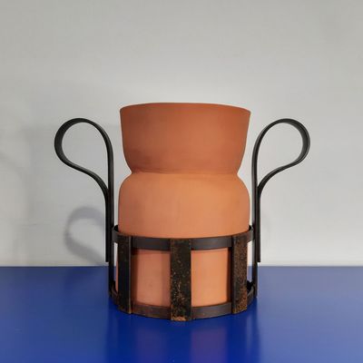 Vases - Vase in red earth and matt oxidized iron - VALENTINA DE CAROLIS