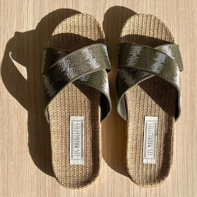 Homewear bien-être - LES MAURICETTES d'Antonine, claquettes d'été kaki ultra légères - LES MAURICETTES