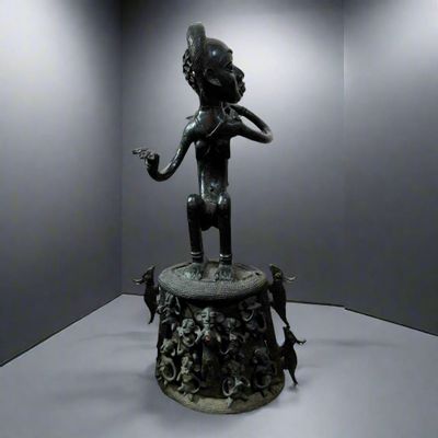 Sculptures, statuettes and miniatures - Maternity Tikar in Bronze, Cameroon - QUINTESSENCE AFRICAINE