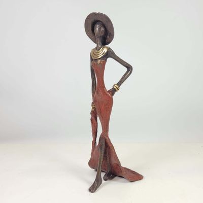 Sculptures, statuettes et miniatures - Sculpture en bronze "Femme élégante avec chapeau" by Soré - MOOGOO CREATIVE AFRICA