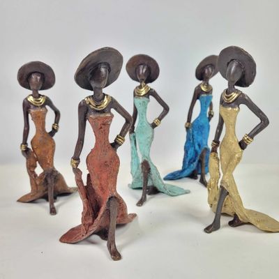 Sculptures, statuettes et miniatures - Sculpture en bronze "Femme élégante avec chapeau" by Soré - MOOGOO CREATIVE AFRICA