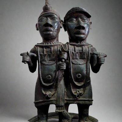 Sculptures, statuettes and miniatures - Pair Of Messengers From Oba Ife In Bronze, Kingdom Of Benin Nigeria - QUINTESSENCE AFRICAINE