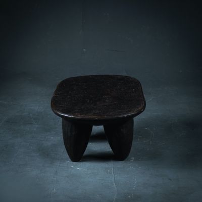 Sculptures, statuettes and miniatures - Senoufo long wooden stool - QUINTESSENCE AFRICAINE