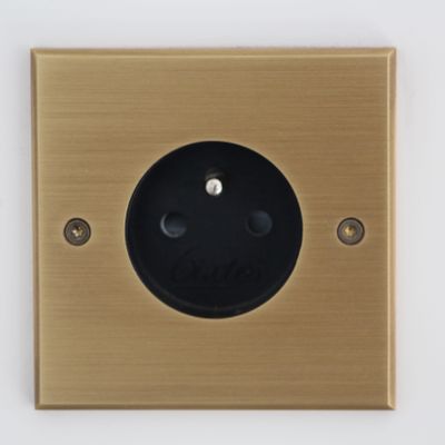 Circuit-breakers - Power outlet in brass medaille bronze finish - 6IXTES