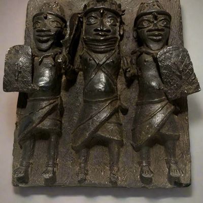 Sculptures, statuettes et miniatures - Plaque de palais en bronze - QUINTESSENCE AFRICAINE