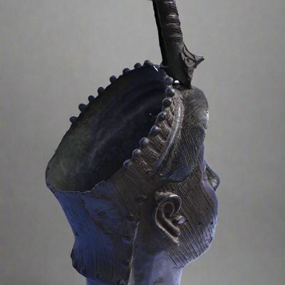 Sculptures, statuettes and miniatures - Oba Commemorative Head In Bronze - Ife - Bini Edo - QUINTESSENCE AFRICAINE