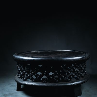 Design objects - Bamileke royal wooden table, Cameroon - QUINTESSENCE AFRICAINE