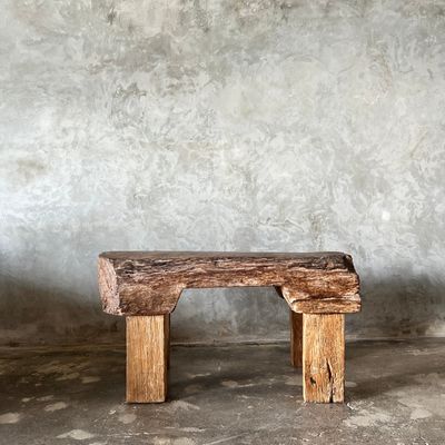 Bancs - Banc brutaliste en teck asiatique blond H:45 l:35 L:83 - OFFICE OBJETS