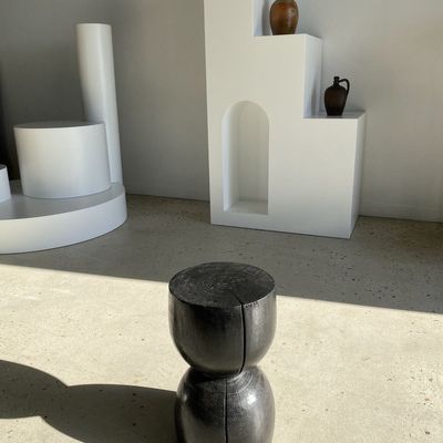 Tabourets - Bout de canapé noir deux demi-sphères en bois massif monoxyle - OFFICE OBJETS
