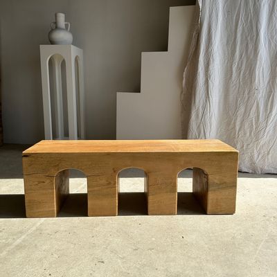 Bancs - Banc en bois monoxyle massif piètement sculpté en 3 arches - Couleur bois naturel - OFFICE OBJETS