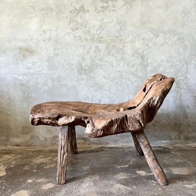 Fauteuils - Banc ou petit fauteuil de repos incliné en teck massif organique upcyclé L91 H42 l40 - OFFICE OBJETS