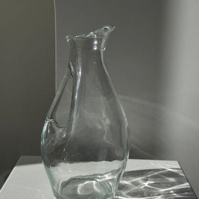 Carafes - Carafe à anse moderne à anse en verre - OFFICE OBJETS