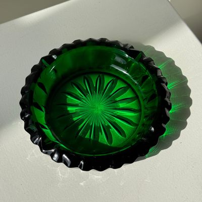 Installation accessories - Green glass ashtray D15 - OFFICE OBJETS