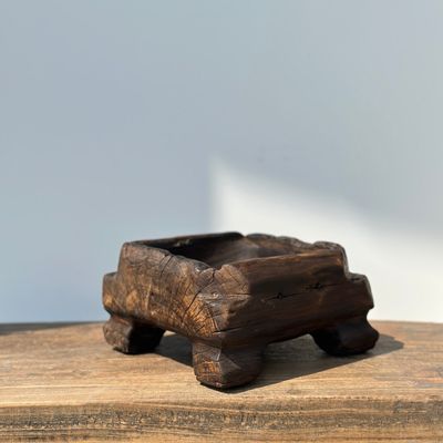 Sculptures, statuettes et miniatures - Coupe en teck asiatique brune foncée carrée à pieds - OFFICE OBJETS