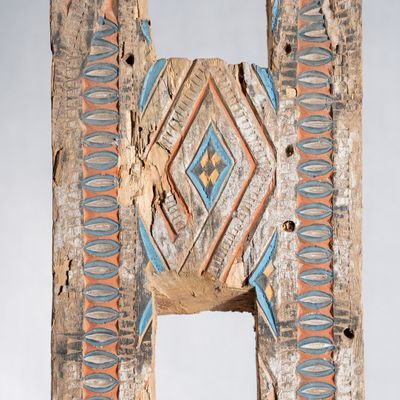 Sculptures, statuettes et miniatures - Elément de construction indonésienne en bois sculpté monté sur socle de l'île de Sulawesi (Toraja) (forme de H) - OFFICE OBJETS