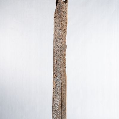 Sculptures, statuettes and miniatures - Indonesian construction element in carved wood mounted on a base from the island of Sulawesi (Toraja) (high openwork) - OFFICE OBJETS