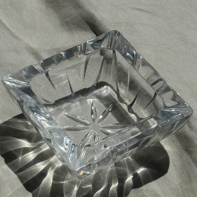 Installation accessories - Large vintage square solid glass ashtray - OFFICE OBJETS