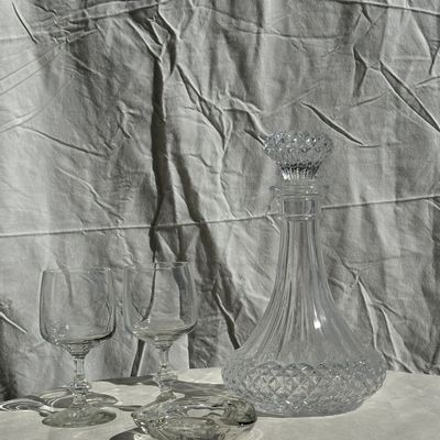 Carafes - Large glass carafe with ribbed stopper and diamond tips H25 - OFFICE OBJETS