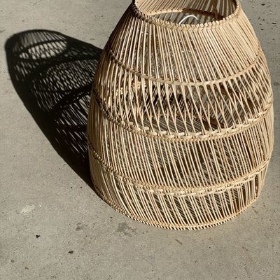 Suspensions - Grande suspension ou abat-jour en rotin en forme de cloche - OFFICE OBJETS