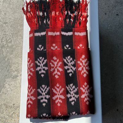Tissus - Ikat, tissu traditionnel indonésien de l'ile Savu (Timor) rouge et noir 2m25x75 - OFFICE OBJETS