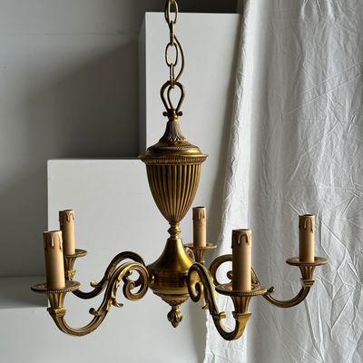 Suspensions - Lustre classique doré à 5 bras de lumière - OFFICE OBJETS