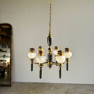 Hanging lights - Lustre de style Empire en verre opalin blanc métal doré et noir à six bras de lumière - OFFICE OBJETS