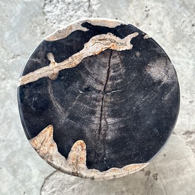 Autres tables  - Petite table d'appoint en bois pétrifié noire trait blanc H:28cm D:19cm - OFFICE OBJETS