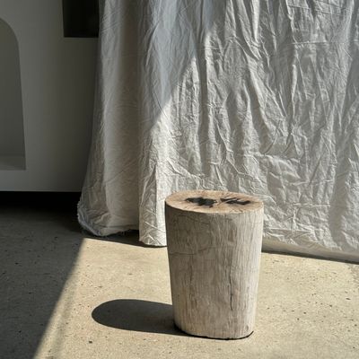 Other tables - Side table in petrified wood, predominantly white with black spots in the heart H:41 D:20 - OFFICE OBJETS